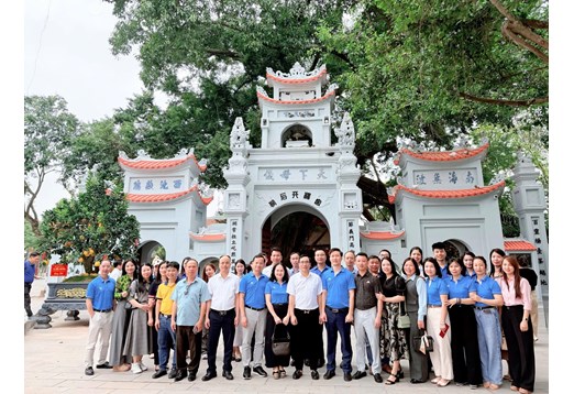 ĐOÀN CTCP MÔI TRƯỜNG VÀ CÔNG TRÌNH ĐÔ THỊ THÁI BÌNH ĐẾN THĂM, TRAO ĐỔI KINH NGHIỆM VÀ GIAO LƯU TDTT VỚI CTCP MÔI TRƯỜNG VÀ CÔNG TRÌNH ĐÔ THỊ HƯNG YÊN