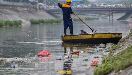Nước sông Hồng làm sạch sông Tô Lịch: Ô nhiễm chạy vòng?